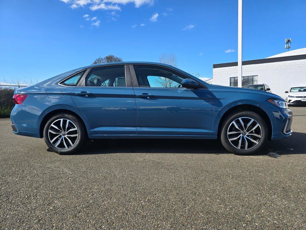 New 2026 Volkswagen Jetta SE image 3