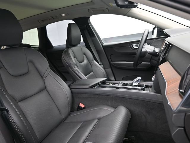 Used 2024 Volvo XC60 B5 Ultimate w/ Climate Package image 36