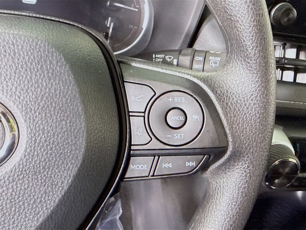 Certified 2025 Toyota RAV4 XLE AWD/4WD image 22