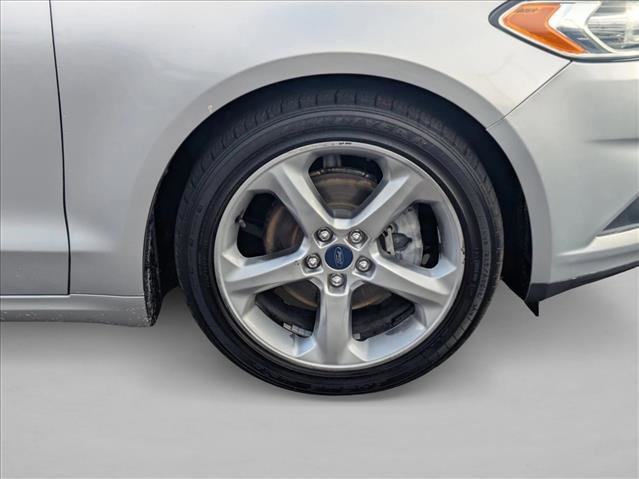 Used 2016 Ford Fusion SE w/ Equipment Group 201A FWD image 21