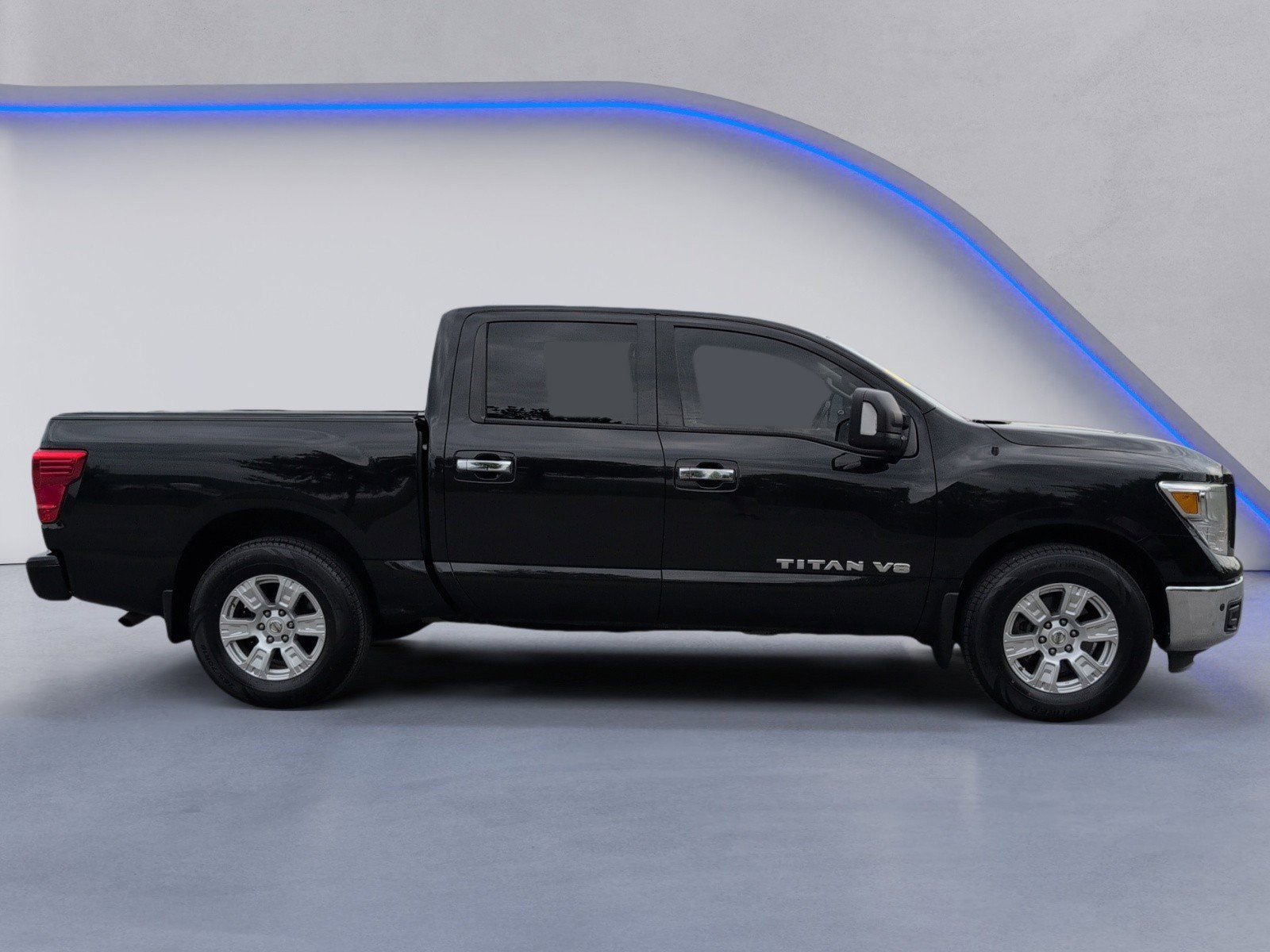 Used 2019 Nissan Titan SV w/ SV Convenience Package image 11