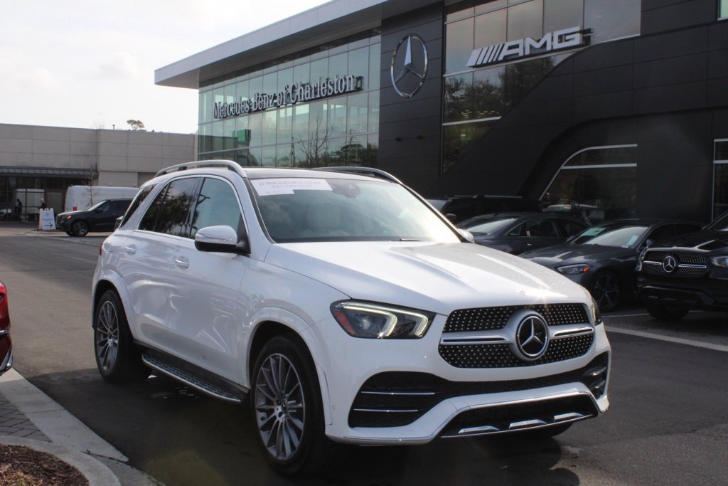 Used 2022 Mercedes-Benz GLE 450 4MATIC w/ AMG Line Exterior image 3