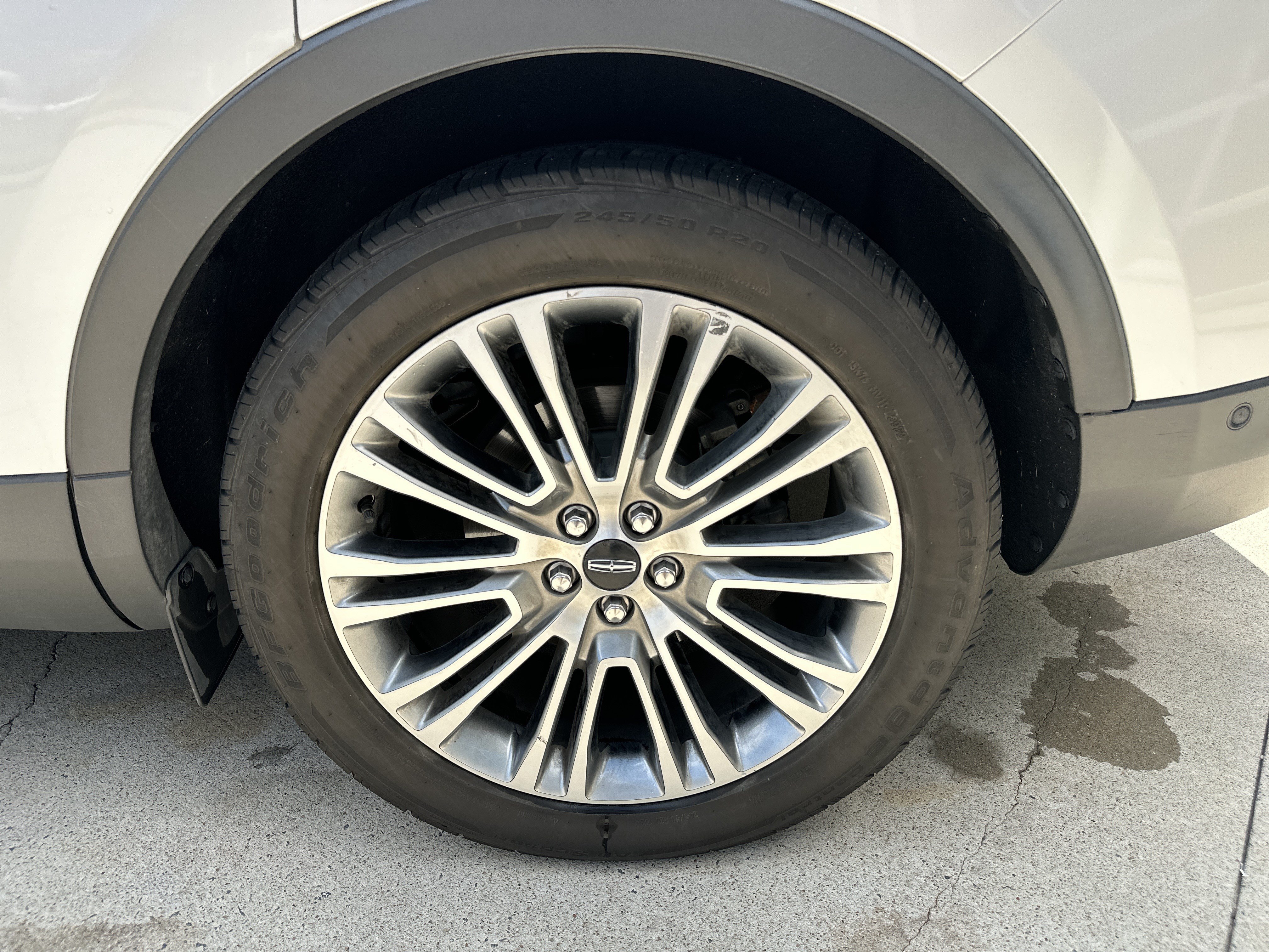 Used 2016 Lincoln MKX Reserve w/ Technology Package AWD/4WD image 17