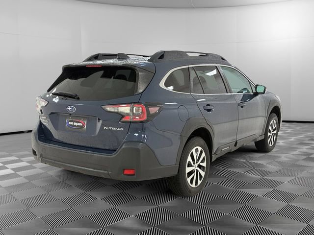 Used 2023 Subaru Outback Premium image 3