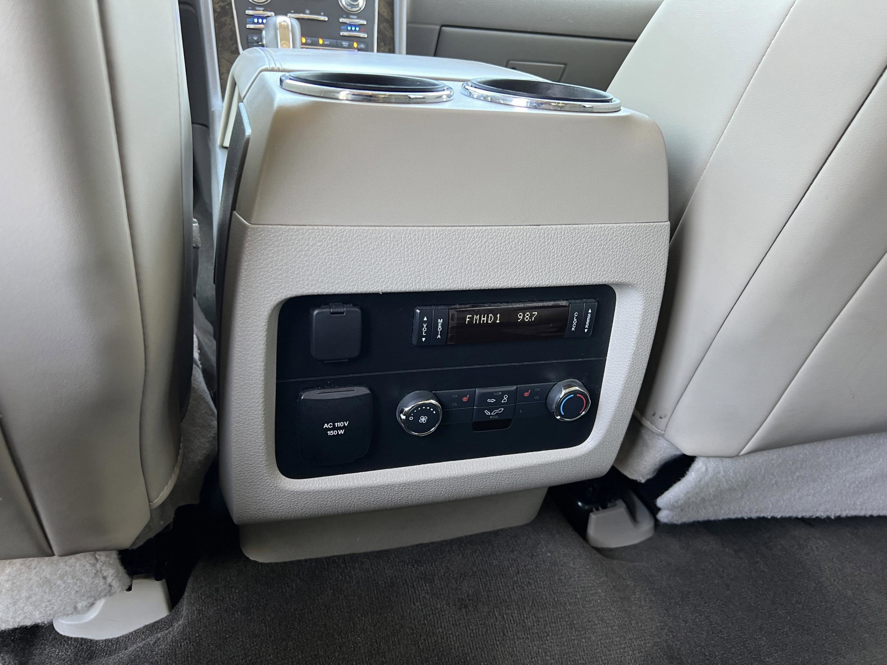 Used 2017 Lincoln Navigator Select image 32
