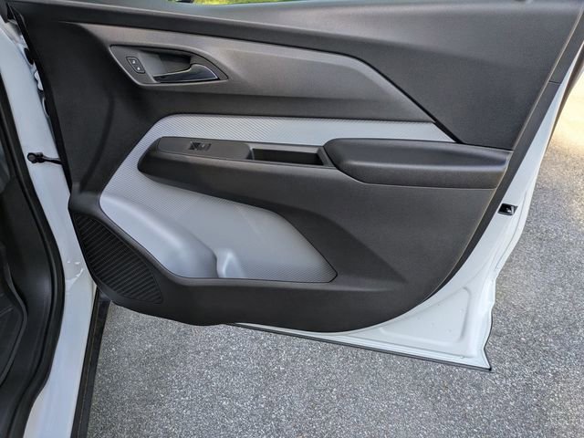 New 2027 Chevrolet Bolt LT w/ Comfort Package FWD image 32