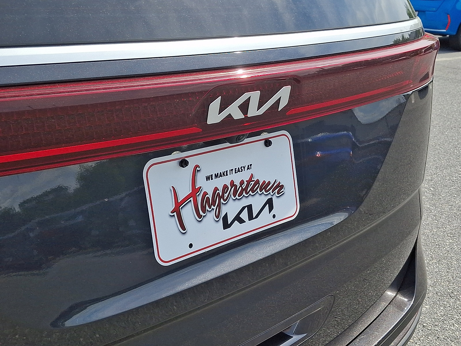 Used 2024 Kia Carnival LX FWD image 31