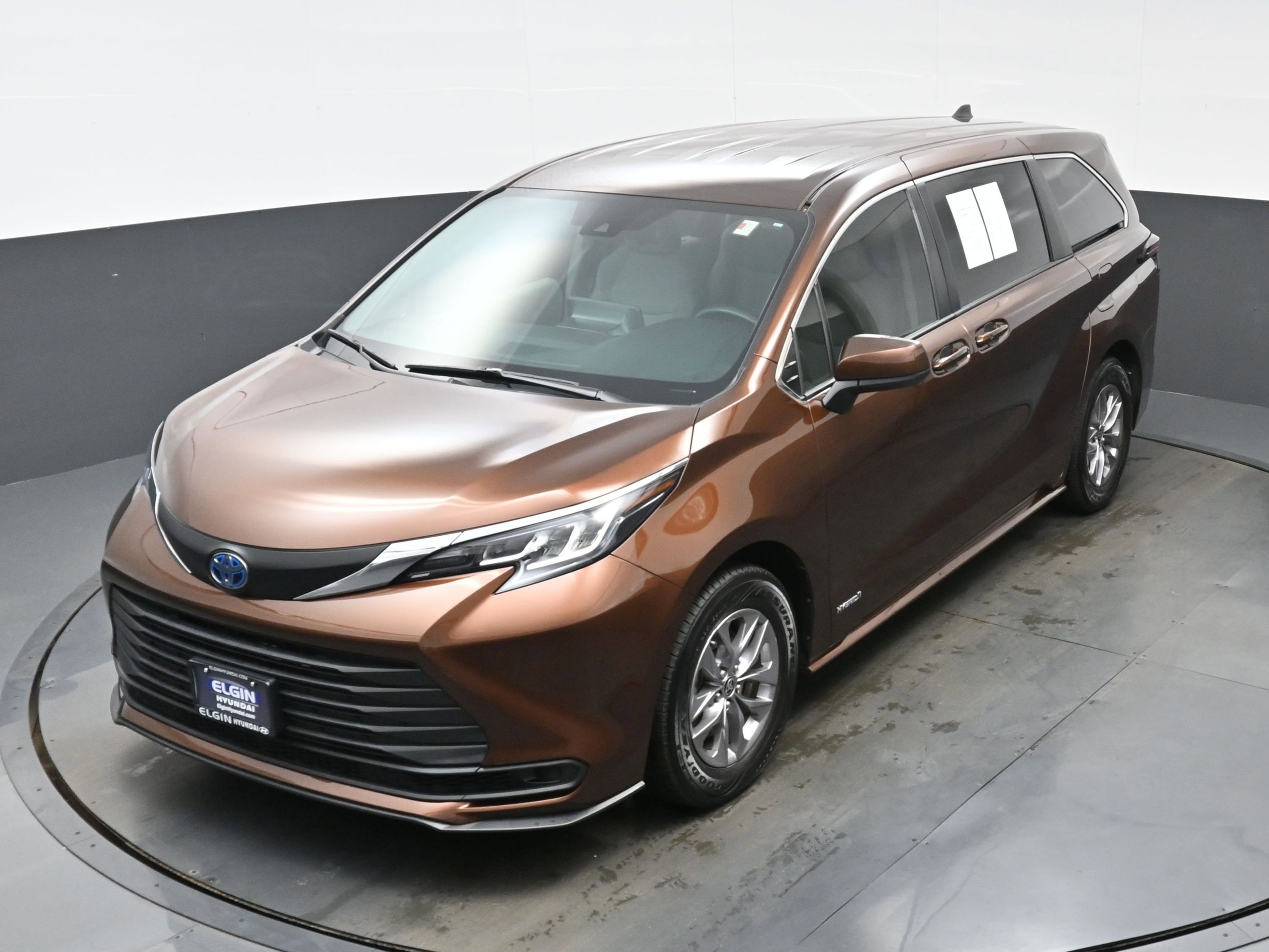 Used 2021 Toyota Sienna LE image 16