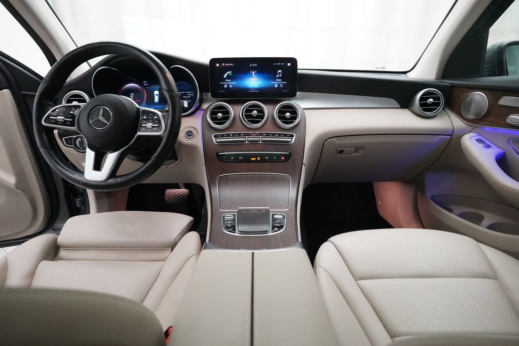 Used 2021 Mercedes-Benz GLC 300 4MATIC image 5