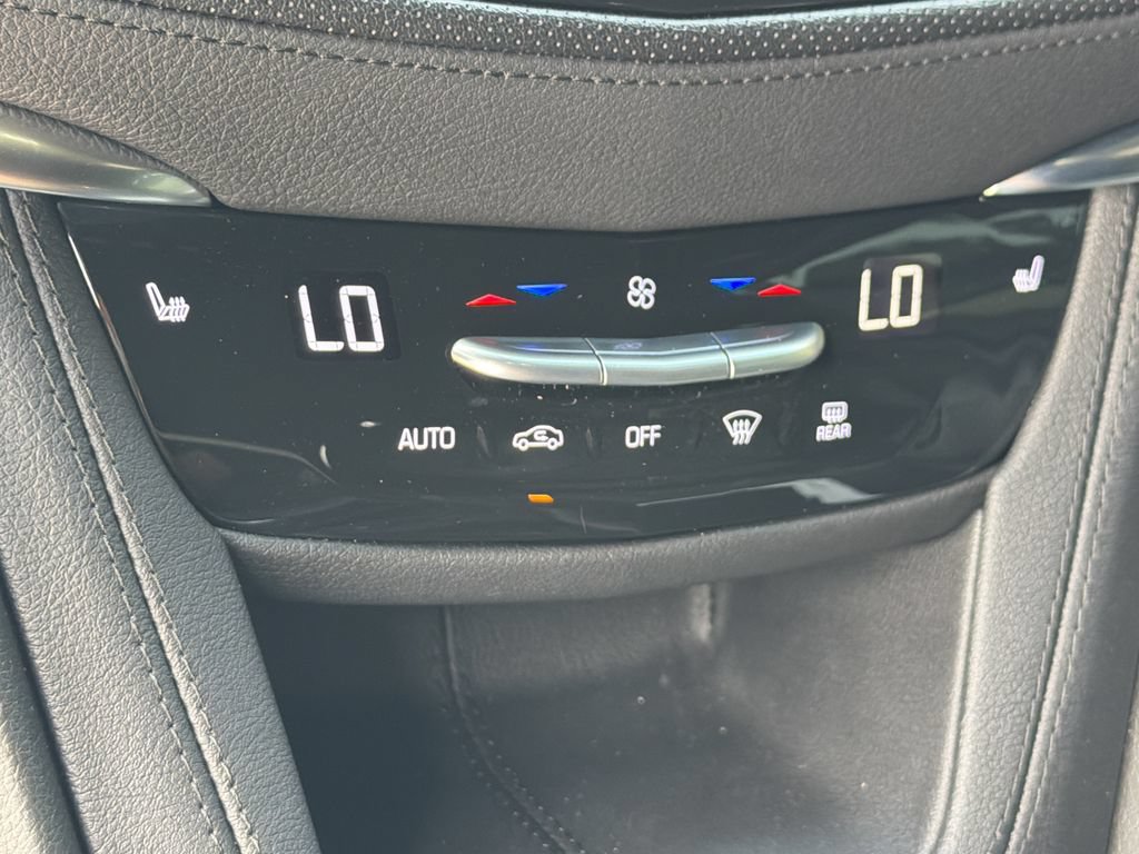 Certified 2025 Cadillac XT6 Luxury FWD image 26