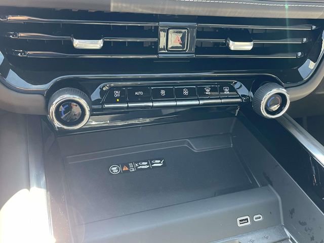 Certified 2025 Chevrolet Tahoe Z71 w/ Comfort Package image 23