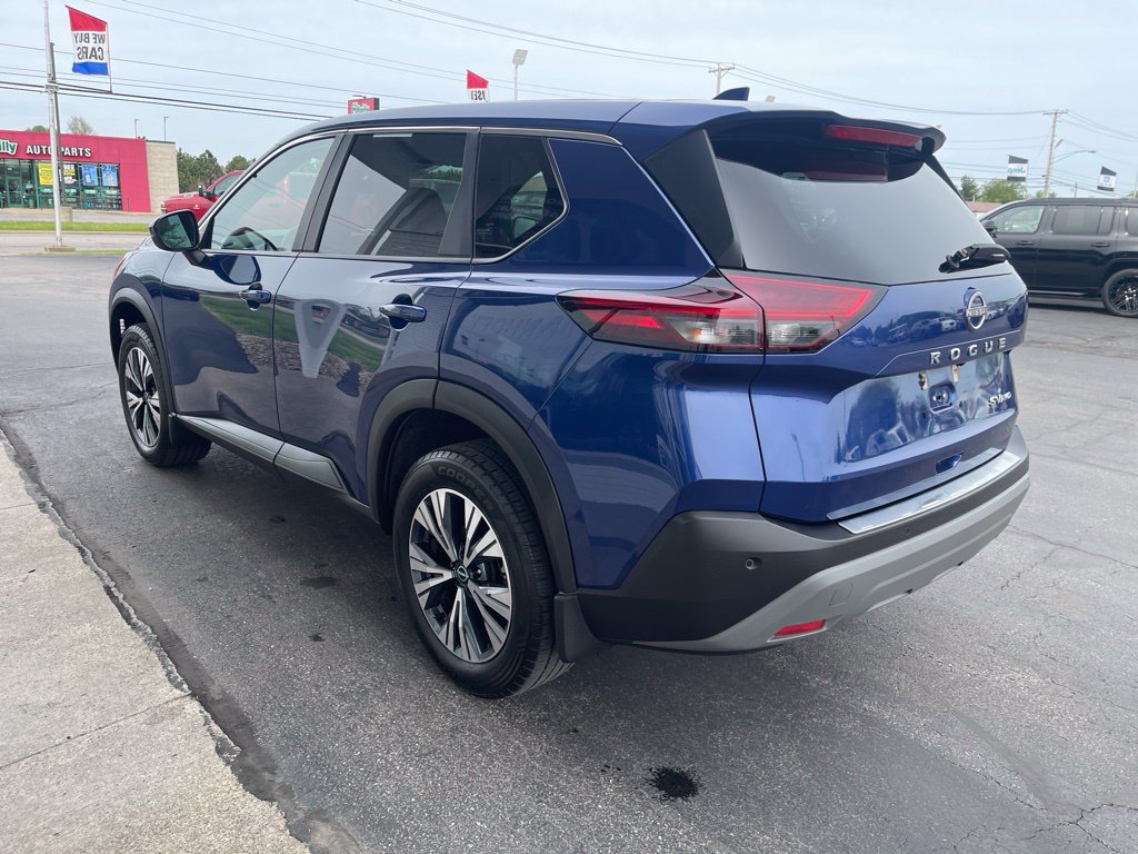 Used 2022 Nissan Rogue SV AWD/4WD image 5