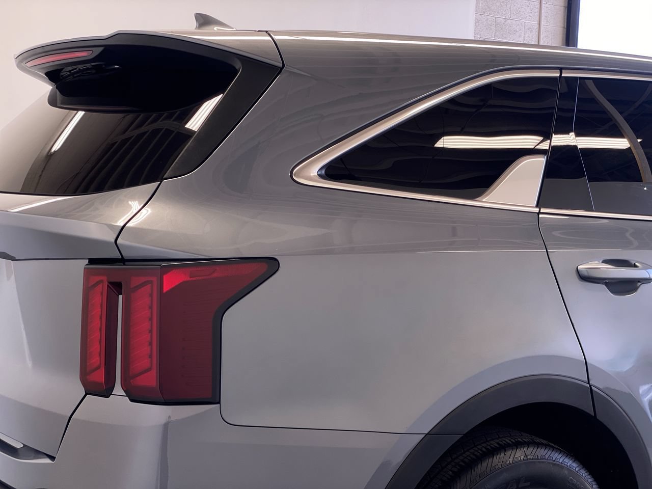 Certified 2025 Kia Sorento LX FWD image 10
