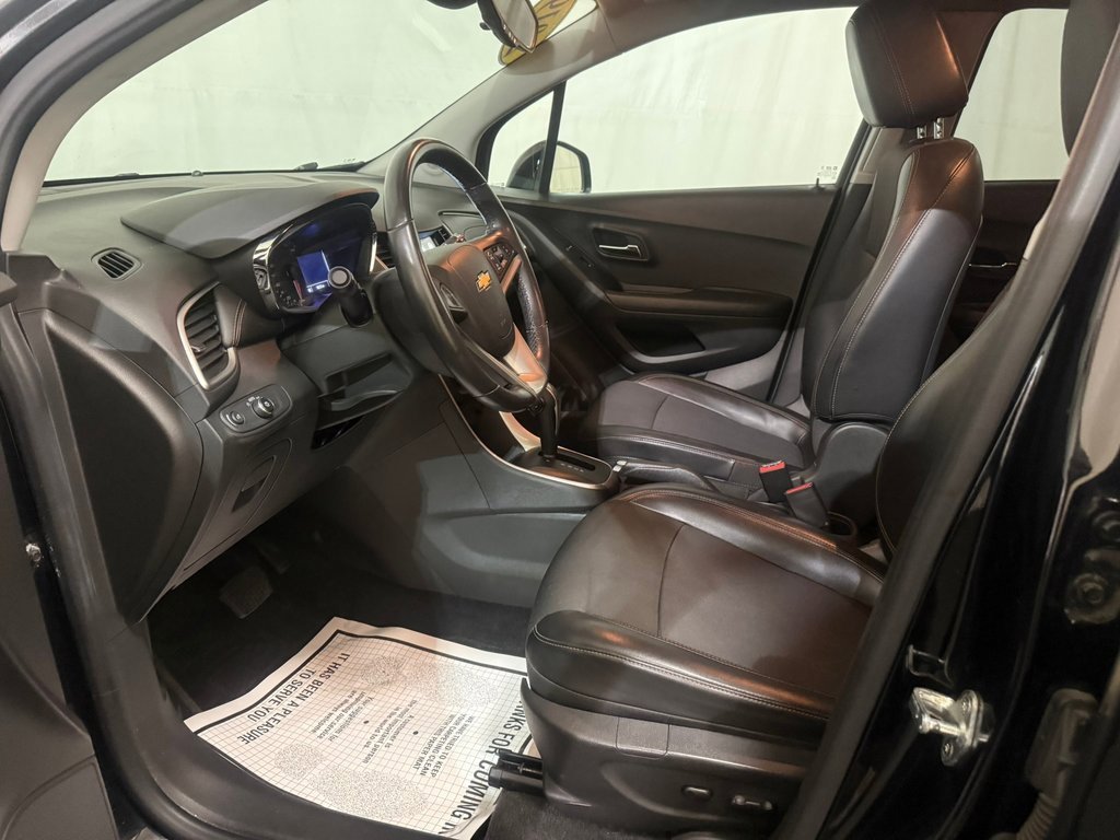 Used 2019 Chevrolet Trax LT w/ LT Convenience Package image 21