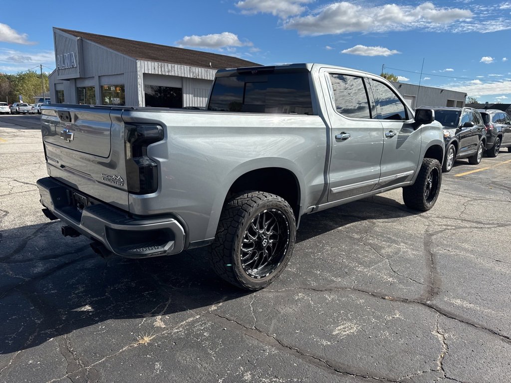 Used 2024 Chevrolet Silverado 1500 High Country w/ Technology Package image 13