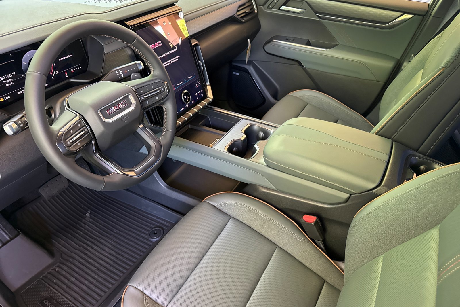 New 2026 GMC Acadia AT4 w/ LPO, Floor Liner Package AWD/4WD image 11