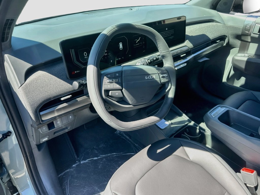 New 2027 Kia EV3 Wind FWD image 9