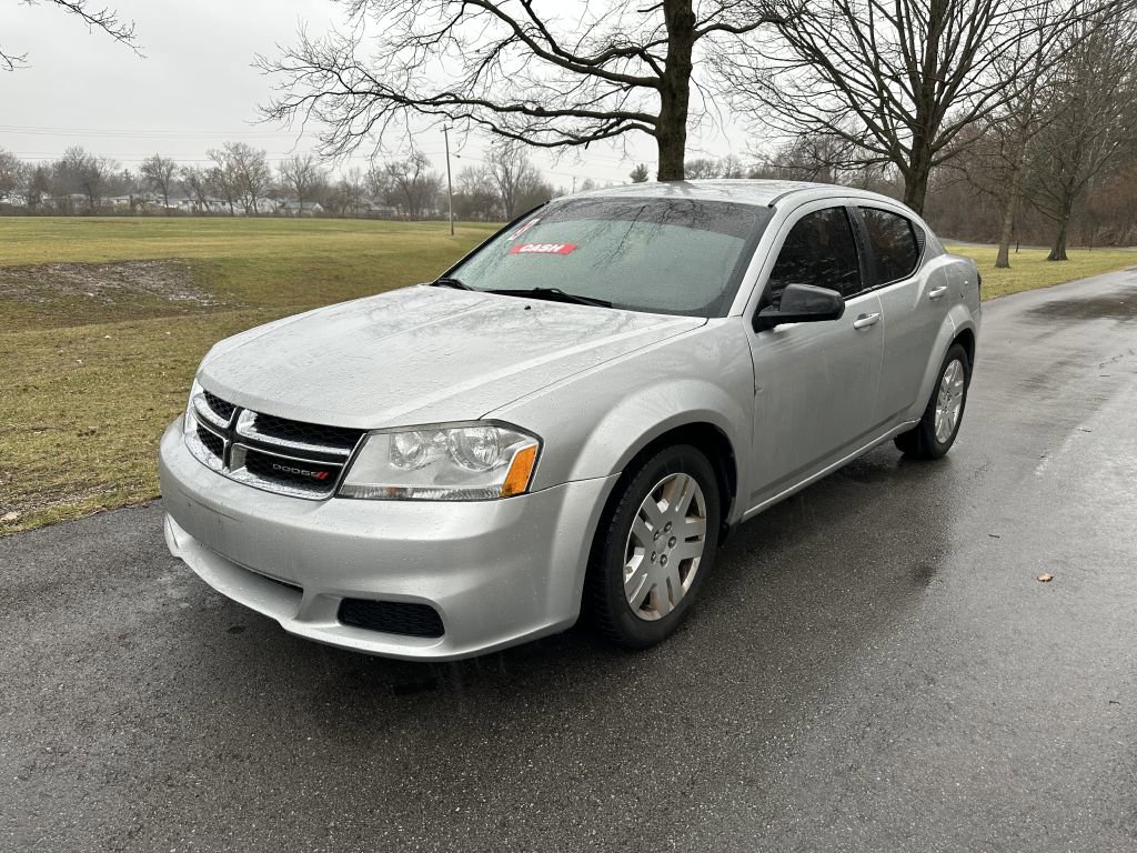 Used 2012 Dodge Avenger SE image 2