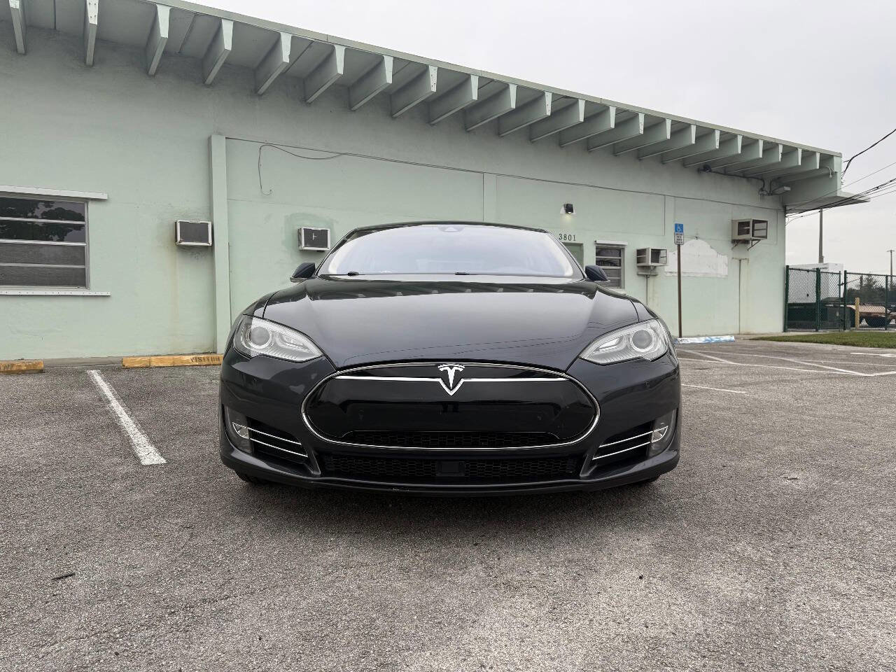 Used 2015 Tesla Model S 85 RWD image 7