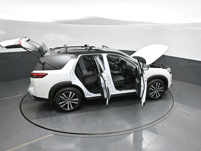 Used 2025 Nissan Pathfinder Platinum image 53