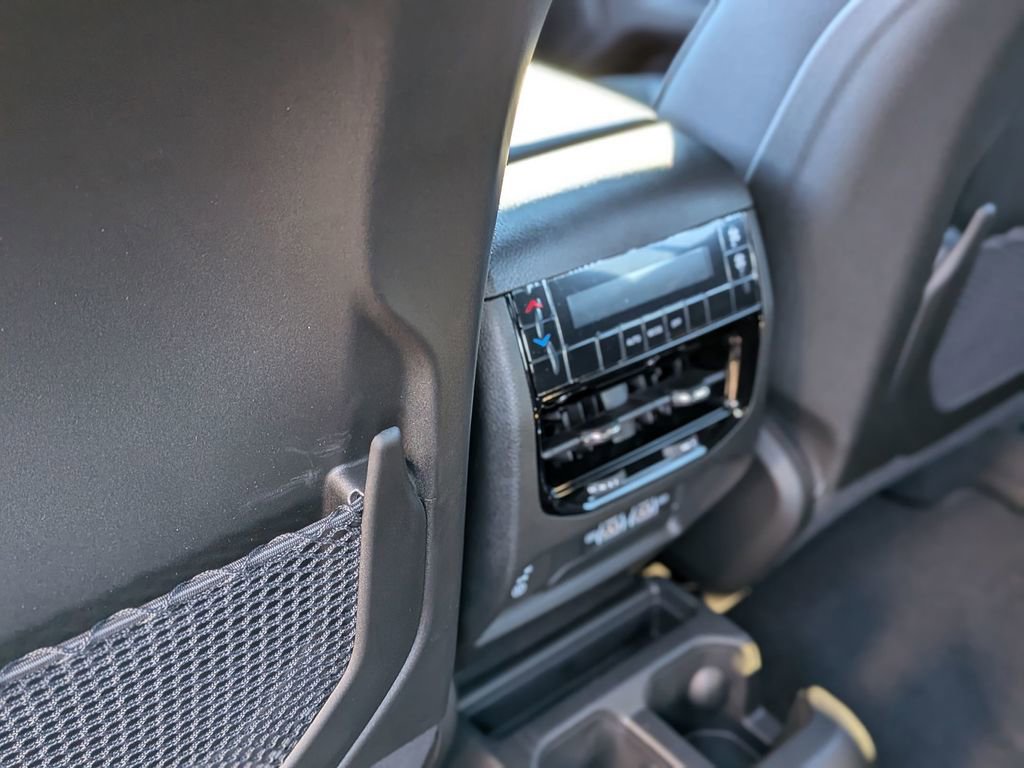 New 2025 Jeep Grand Cherokee L Altitude image 31