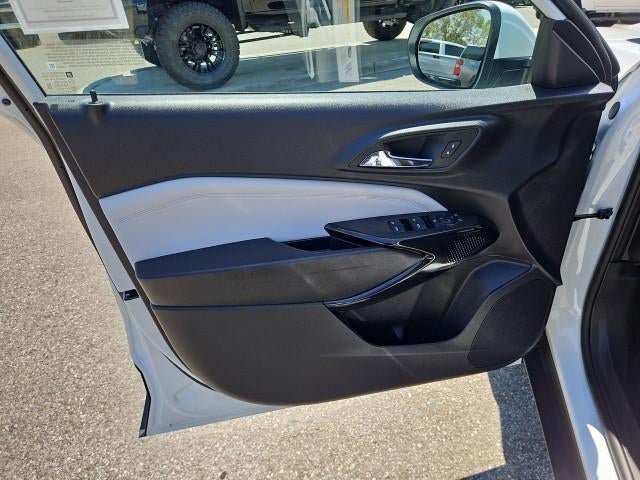 New 2026 Chevrolet Trax LT w/ Sunroof Package FWD image 21