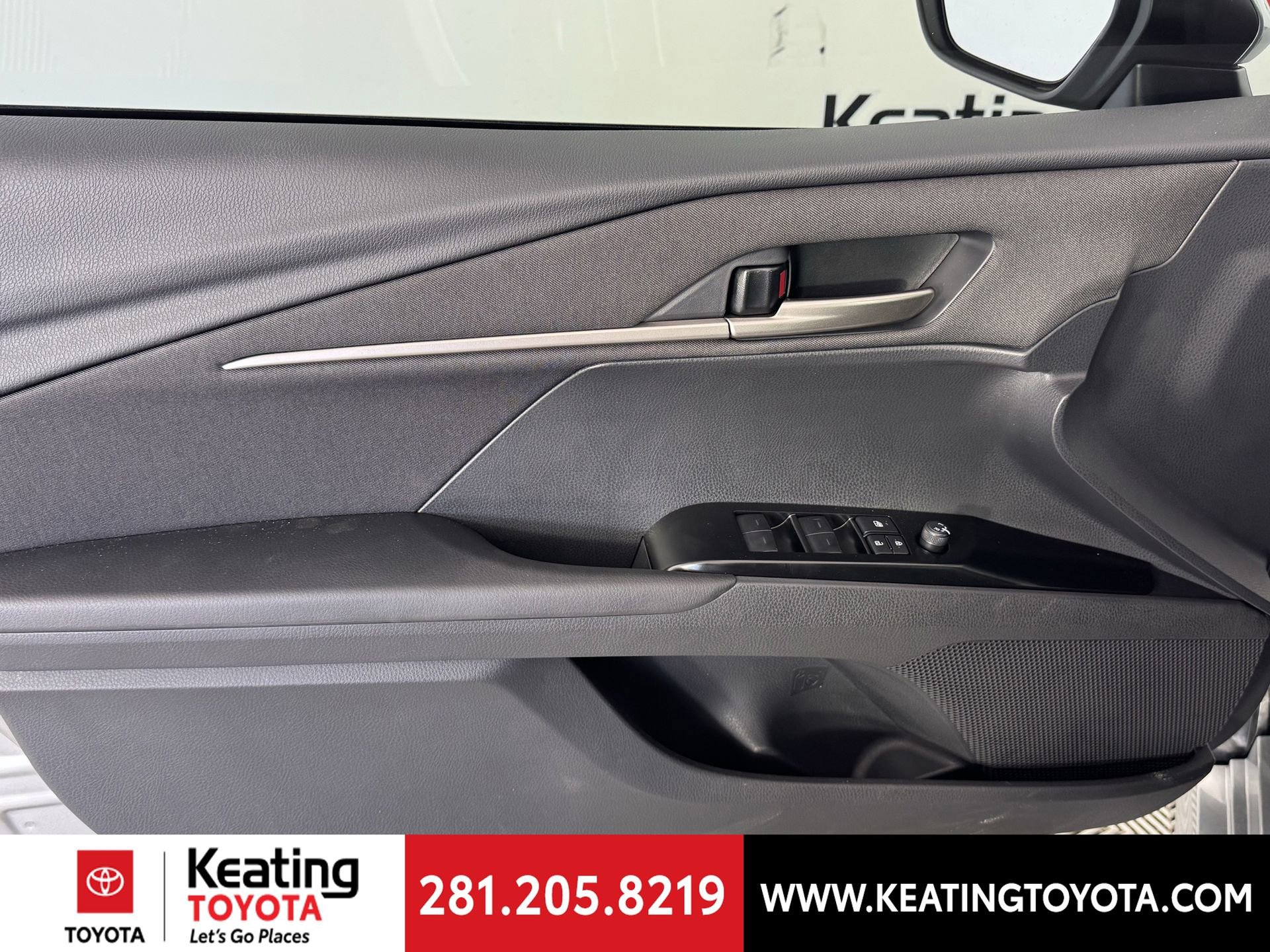 Used 2026 Toyota Camry LE w/ Convenience Package image 11