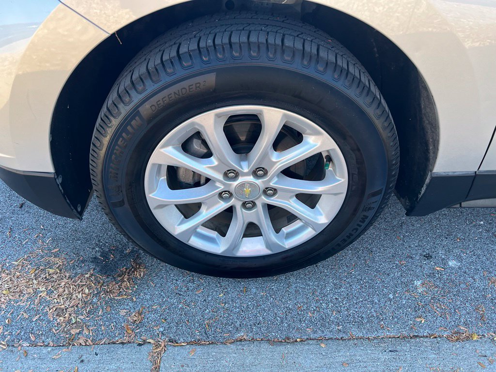 Used 2018 Chevrolet Equinox LT FWD image 12