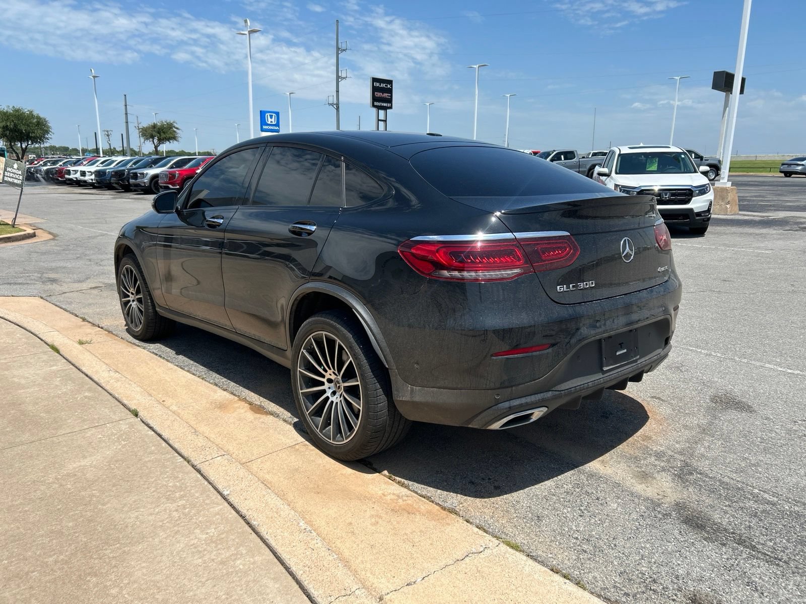 Used 2020 Mercedes-Benz GLC 300 4MATIC Coupe image 7