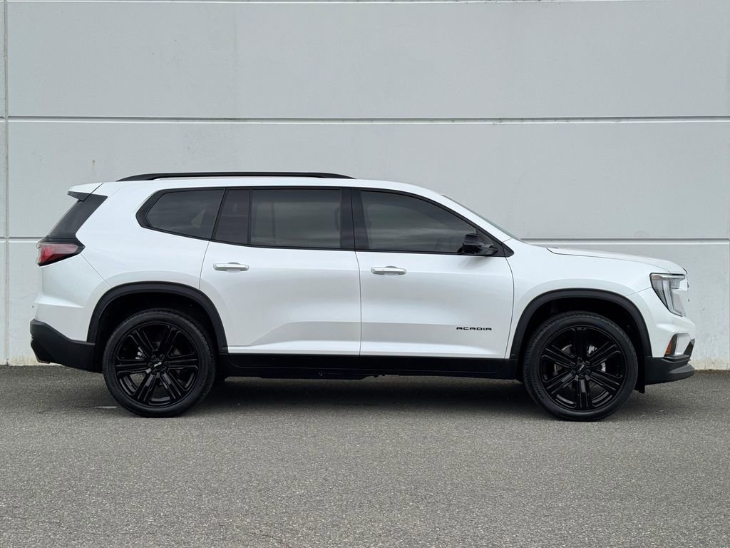 Used 2025 GMC Acadia Elevation w/ Elevation Premium Package AWD/4WD image 8