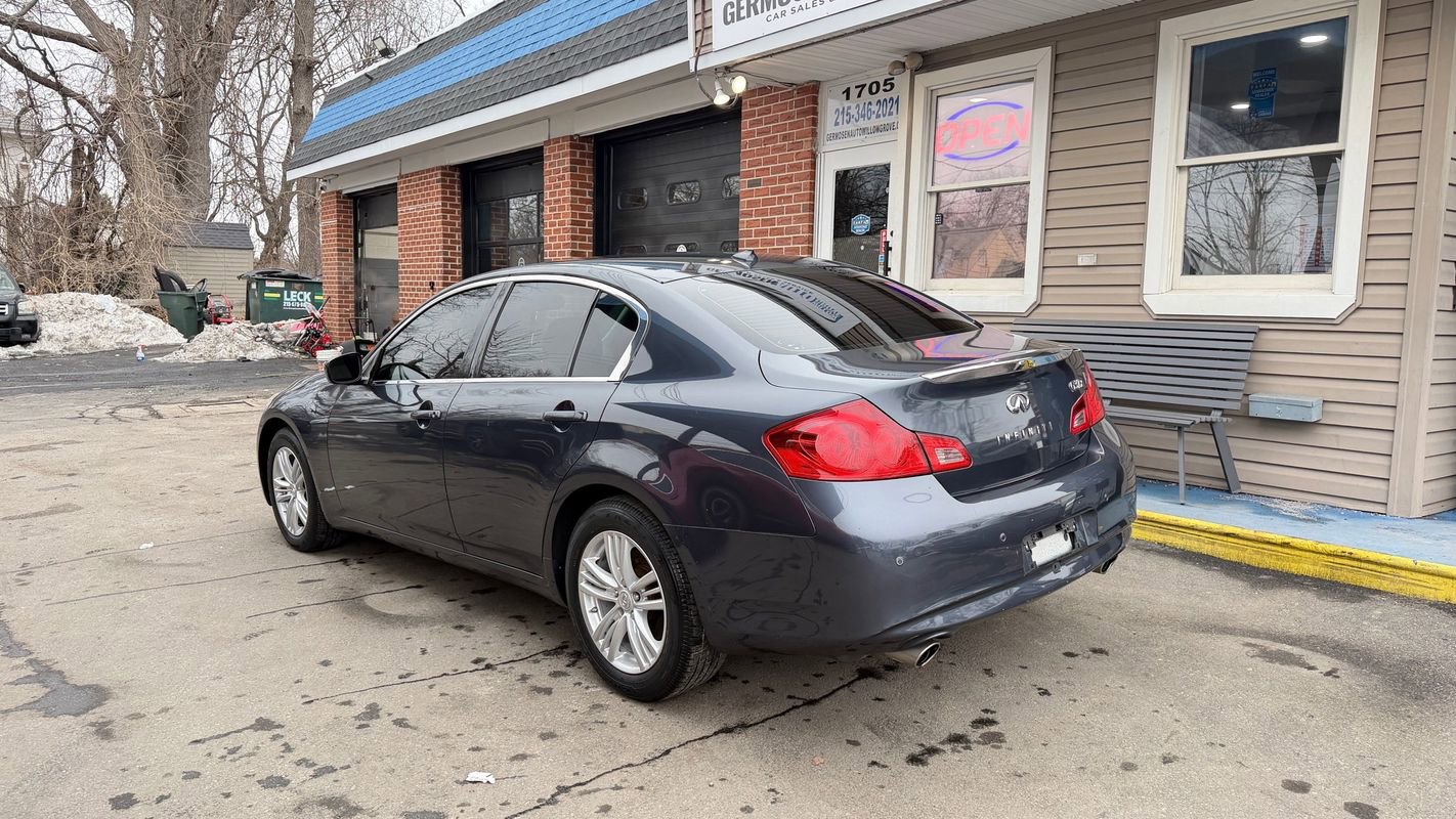 Used 2012 INFINITI G37 x Sedan w/ Premium Pkg image 3