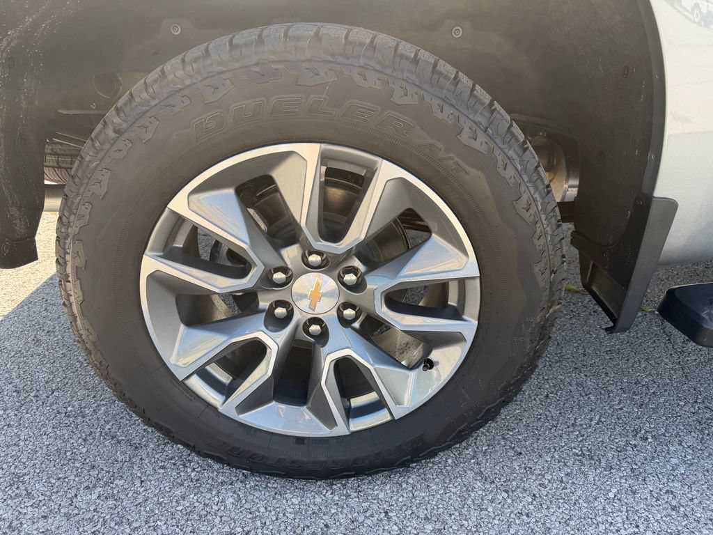 Used 2026 Chevrolet Silverado 1500 LT AWD/4WD image 17