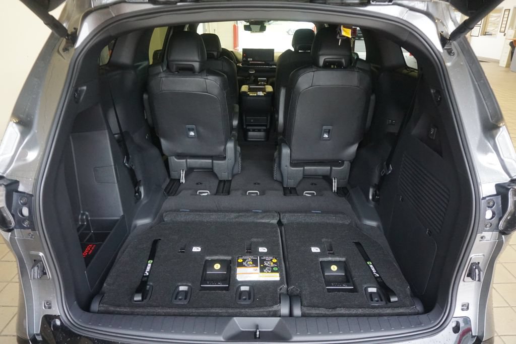 New 2026 Toyota Sienna Limited FWD image 21