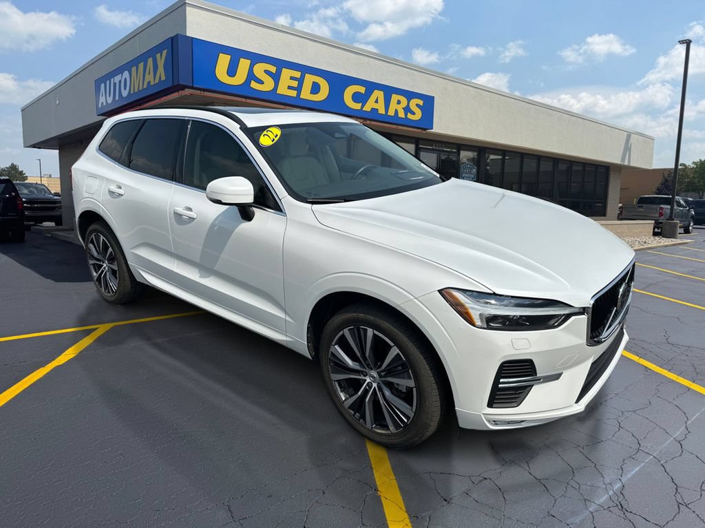Used 2022 Volvo XC60 B5 Momentum w/ Climate Package FWD image 4