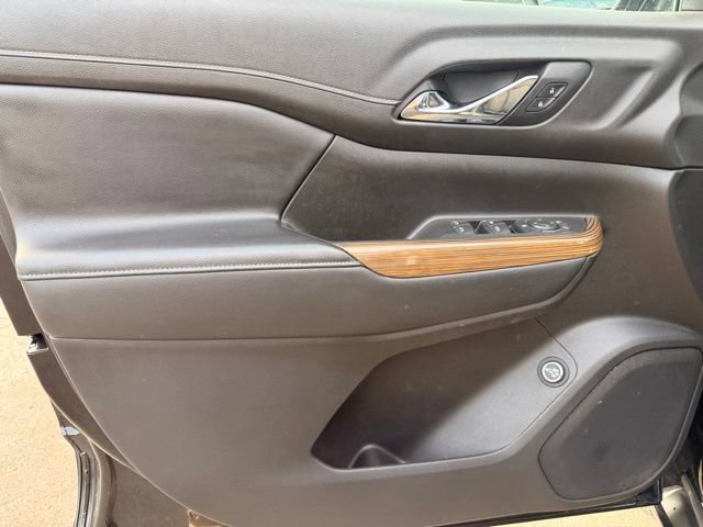 Used 2020 GMC Acadia SLE w/ Driver Convenience Package FWD image 19
