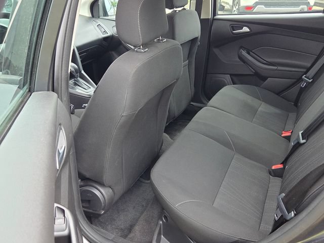 Used 2018 Ford Focus SE FWD image 6