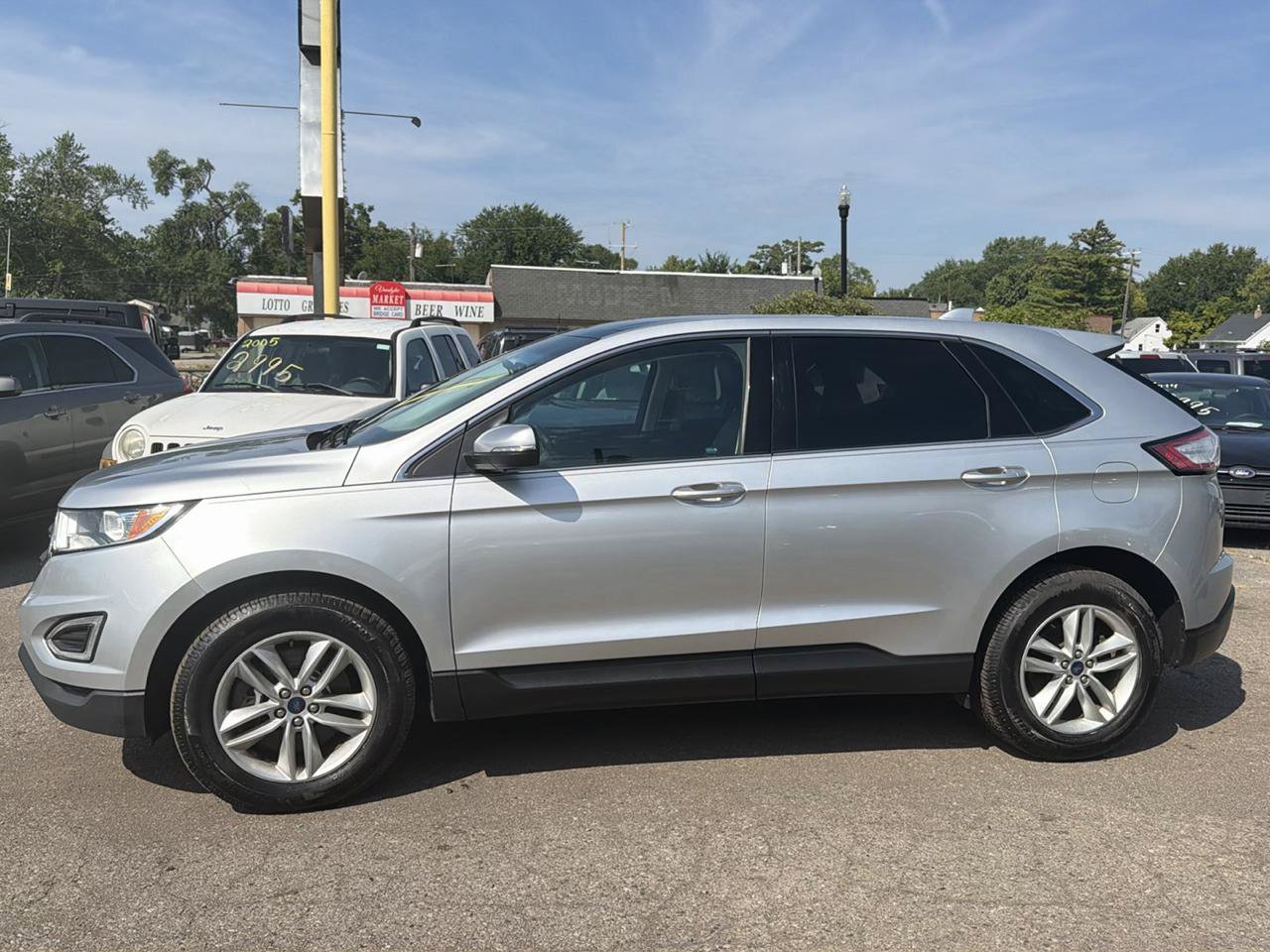 Used 2016 Ford Edge SEL w/ Equipment Group 201A AWD/4WD image 2