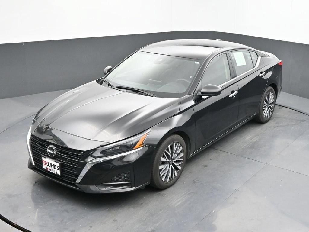 Used 2025 Nissan Altima 2.5 SV FWD image 37