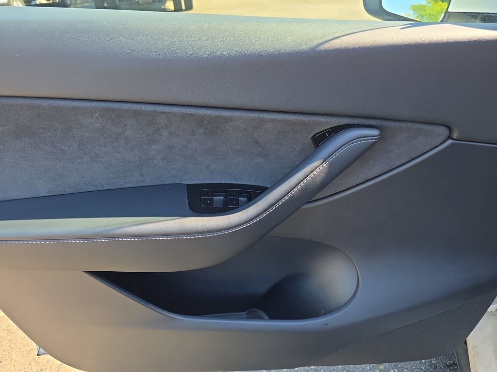 Used 2020 Tesla Model Y Long Range AWD/4WD image 15