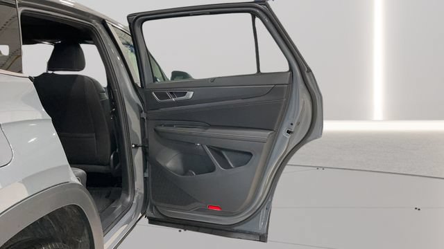 New 2026 Volkswagen Atlas Cross Sport SEL AWD/4WD image 34