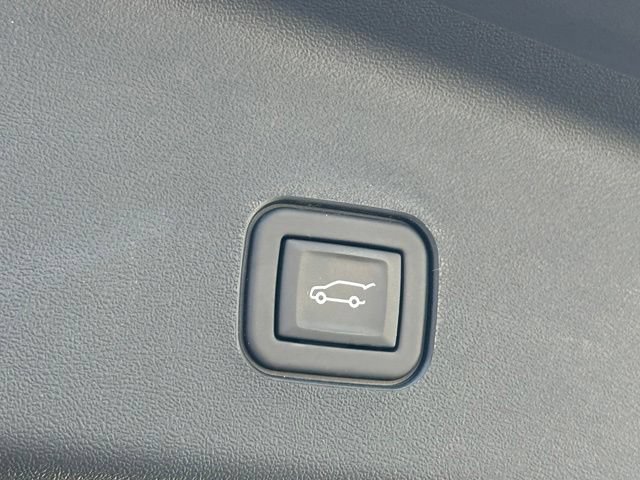 Used 2026 Cadillac Vistiq Luxury w/ LPO, Floor Liner Package AWD/4WD image 19