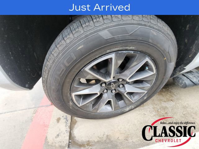Used 2023 Chevrolet Tahoe Z71 w/ Luxury Package AWD/4WD image 12