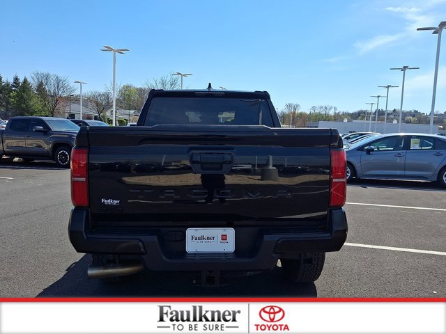 Certified 2024 Toyota Tacoma TRD Off-Road AWD/4WD image 5