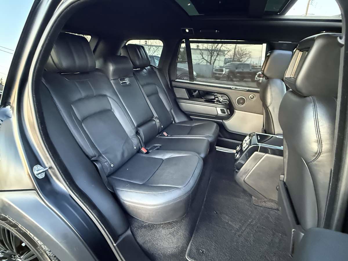 Used 2019 Land Rover Range Rover Long Wheelbase Supercharged image 11