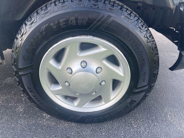 Used 2012 Ford E-150 and Econoline 150 XL w/ PWR Windows & Locks Group image 10