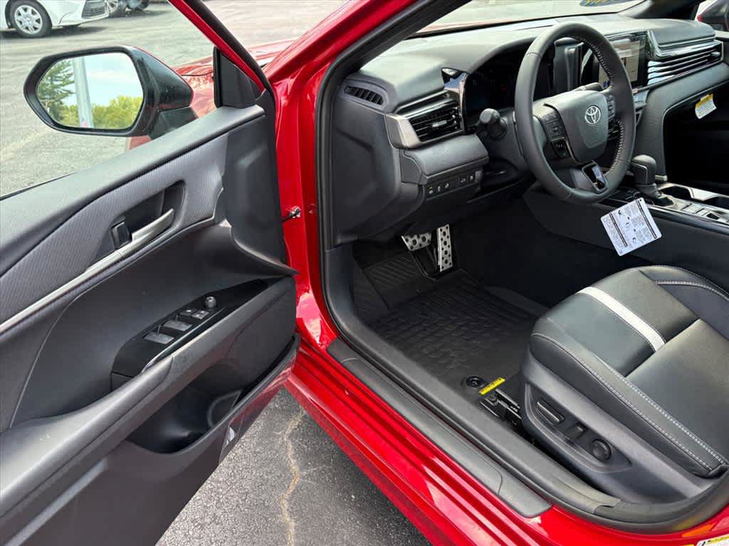 Used 2026 Toyota Camry SE w/ Convenience Package FWD image 20