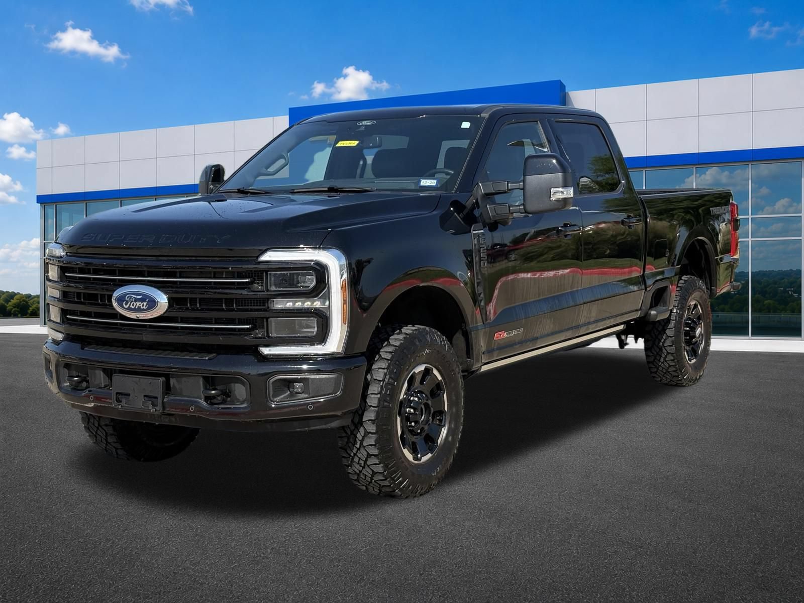 Used 2025 Ford F250 Platinum w/ Tremor Off-Road Package AWD/4WD image 3