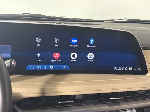 Used 2025 Cadillac XT4 Premium Luxury w/ Cold Weather Package FWD image 5
