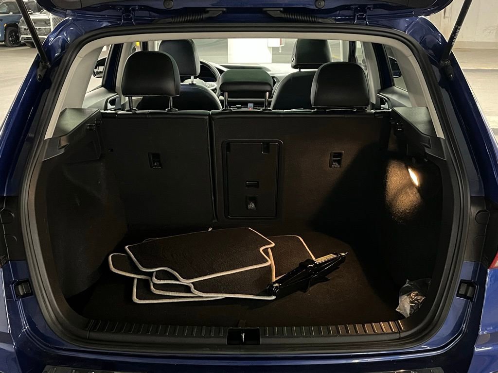 Used 2023 Volkswagen Taos SEL image 36