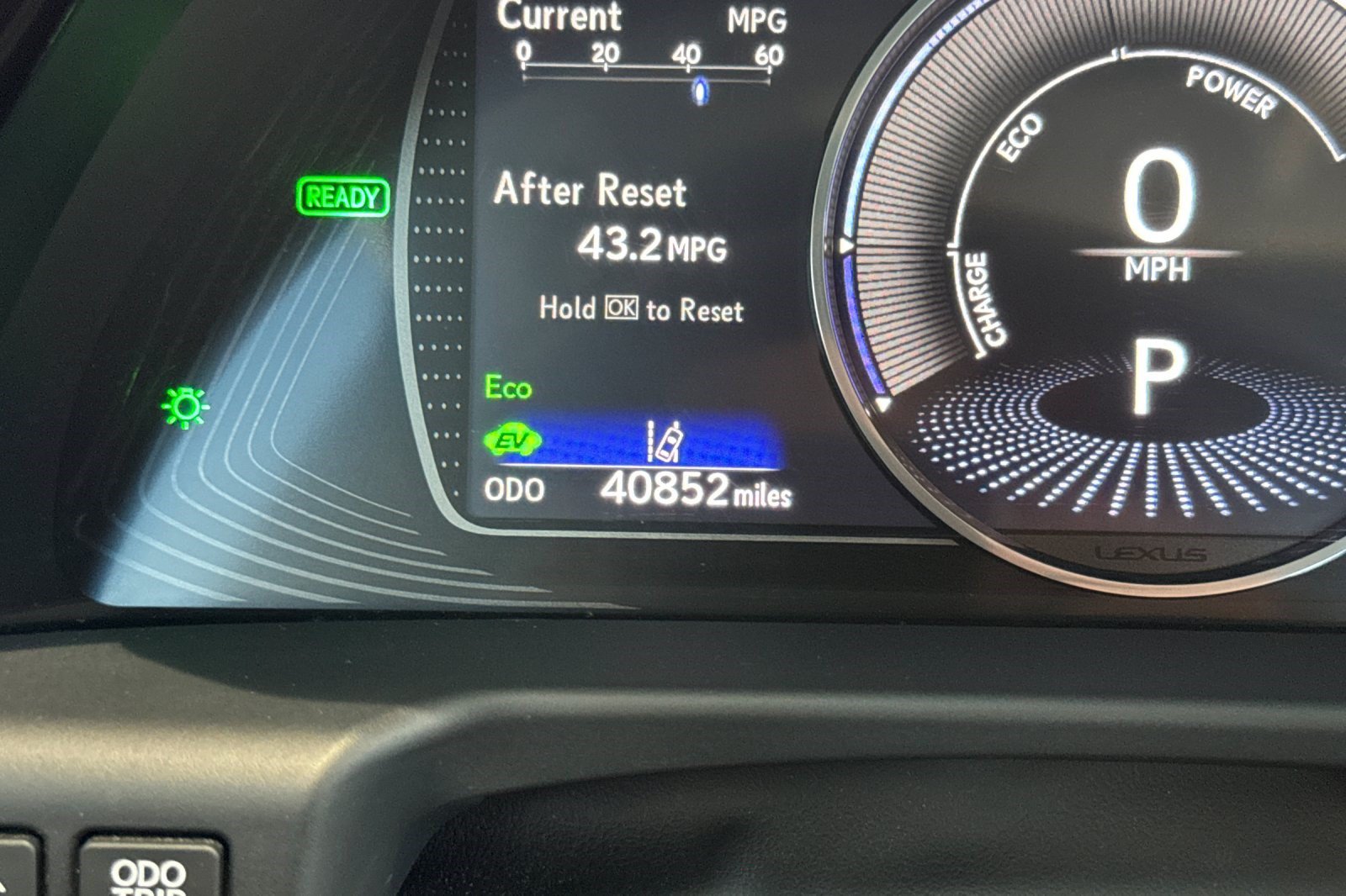 Certified 2025 Lexus ES 300h w/ Premium Package FWD image 34